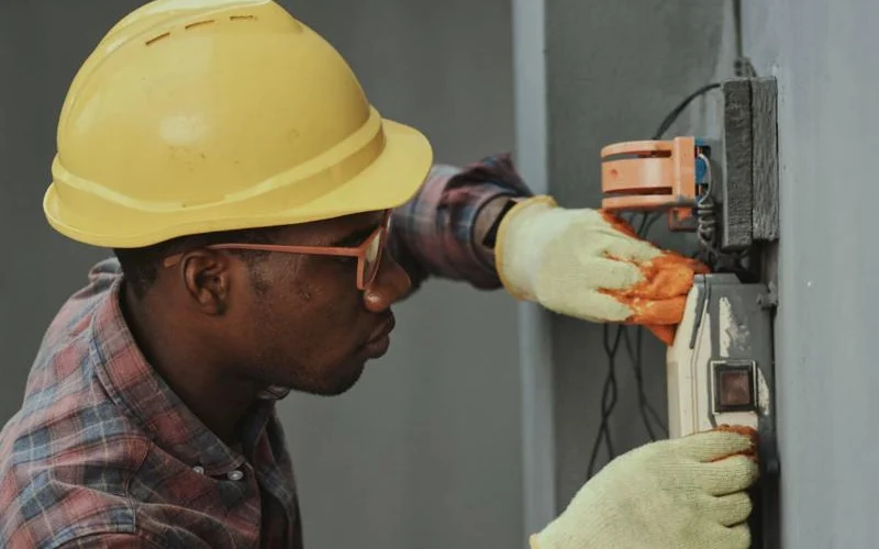 Service engineer providing on-site automation support